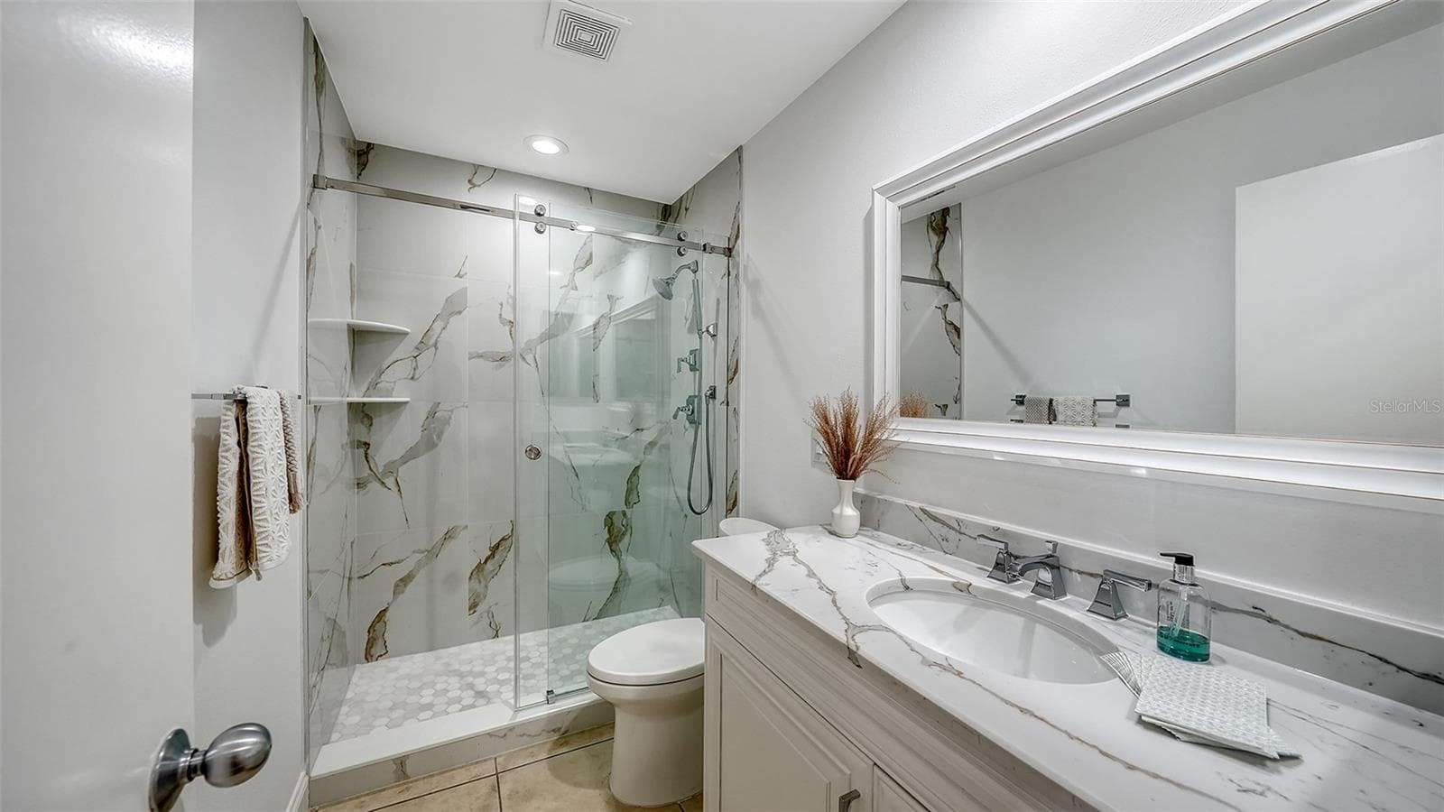 1ST FLOOR GUEST BATH - 1916 HARBOURSIDE DR #804, LONGBOAT KEY