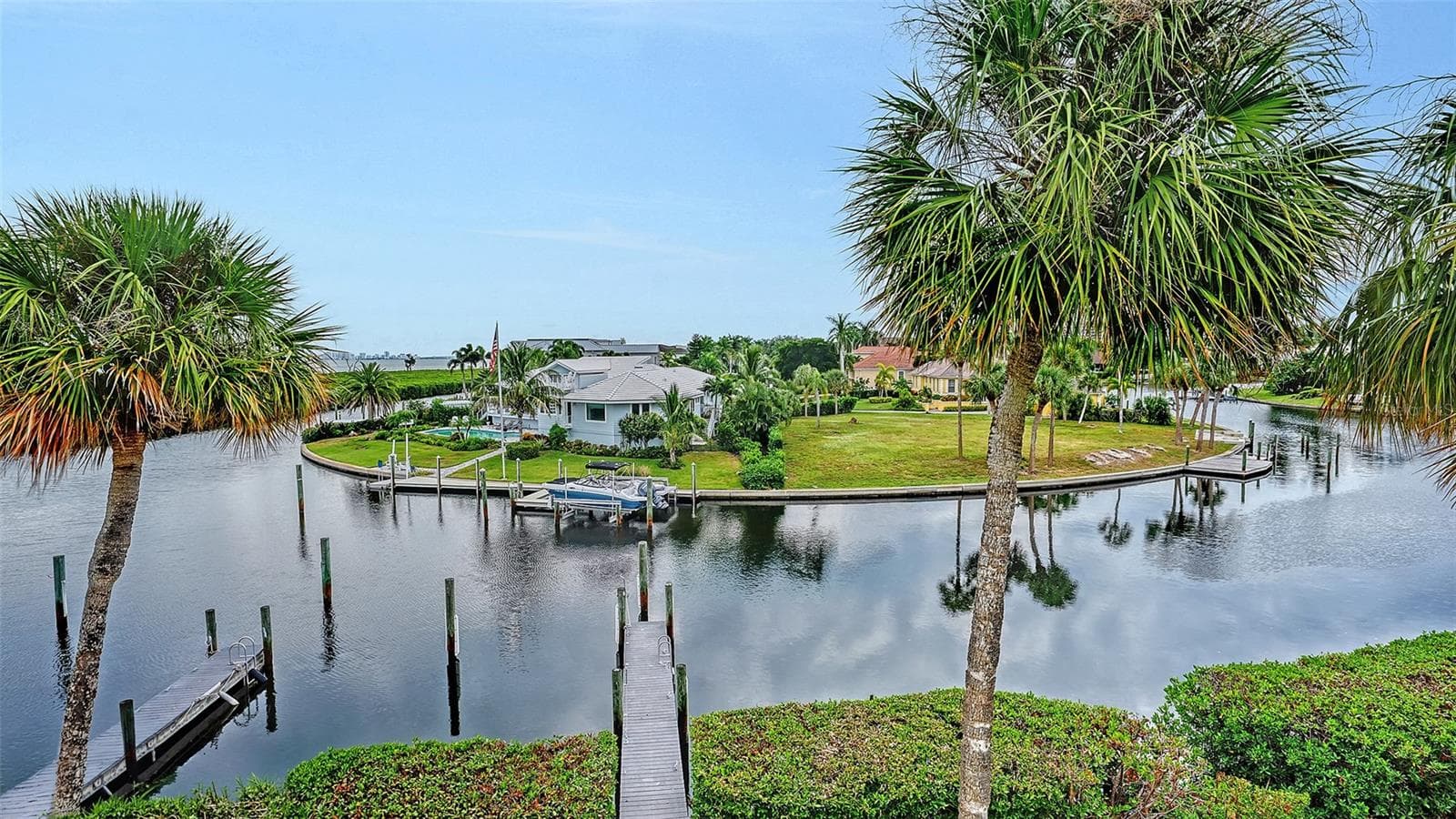 ENJOY THE VIEWS & YOUR OWN PRIVATE DOCK - 1916 HARBOURSIDE DR #804, LONGBOAT KEY