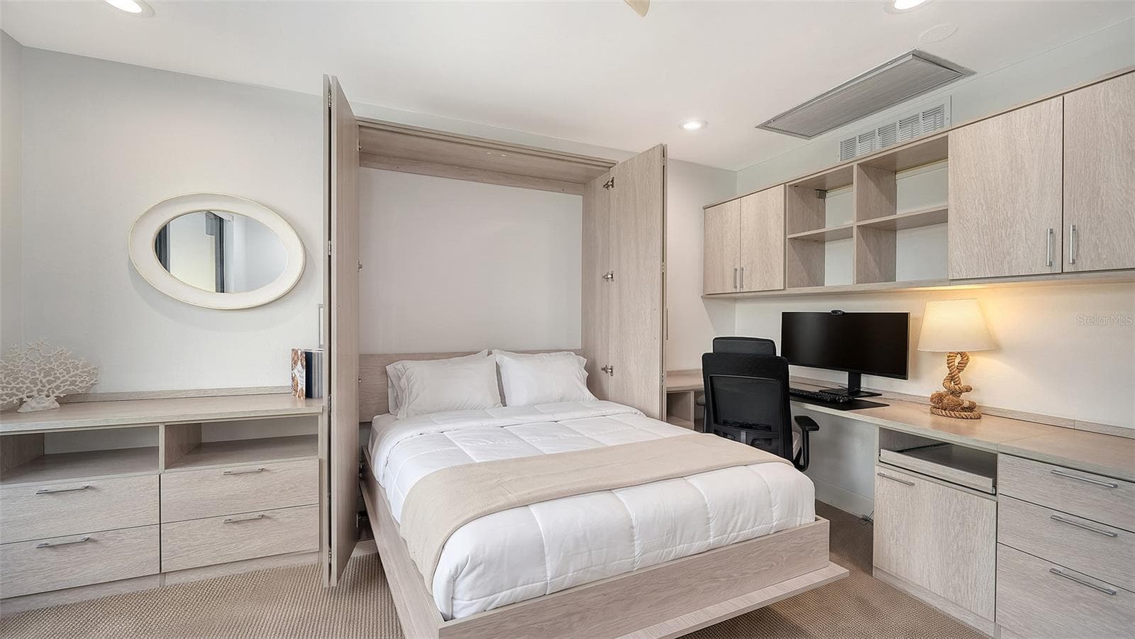 WONDERFUL SPACE FOR EXTRA COMPANY - 1916 HARBOURSIDE DR #804, LONGBOAT KEY