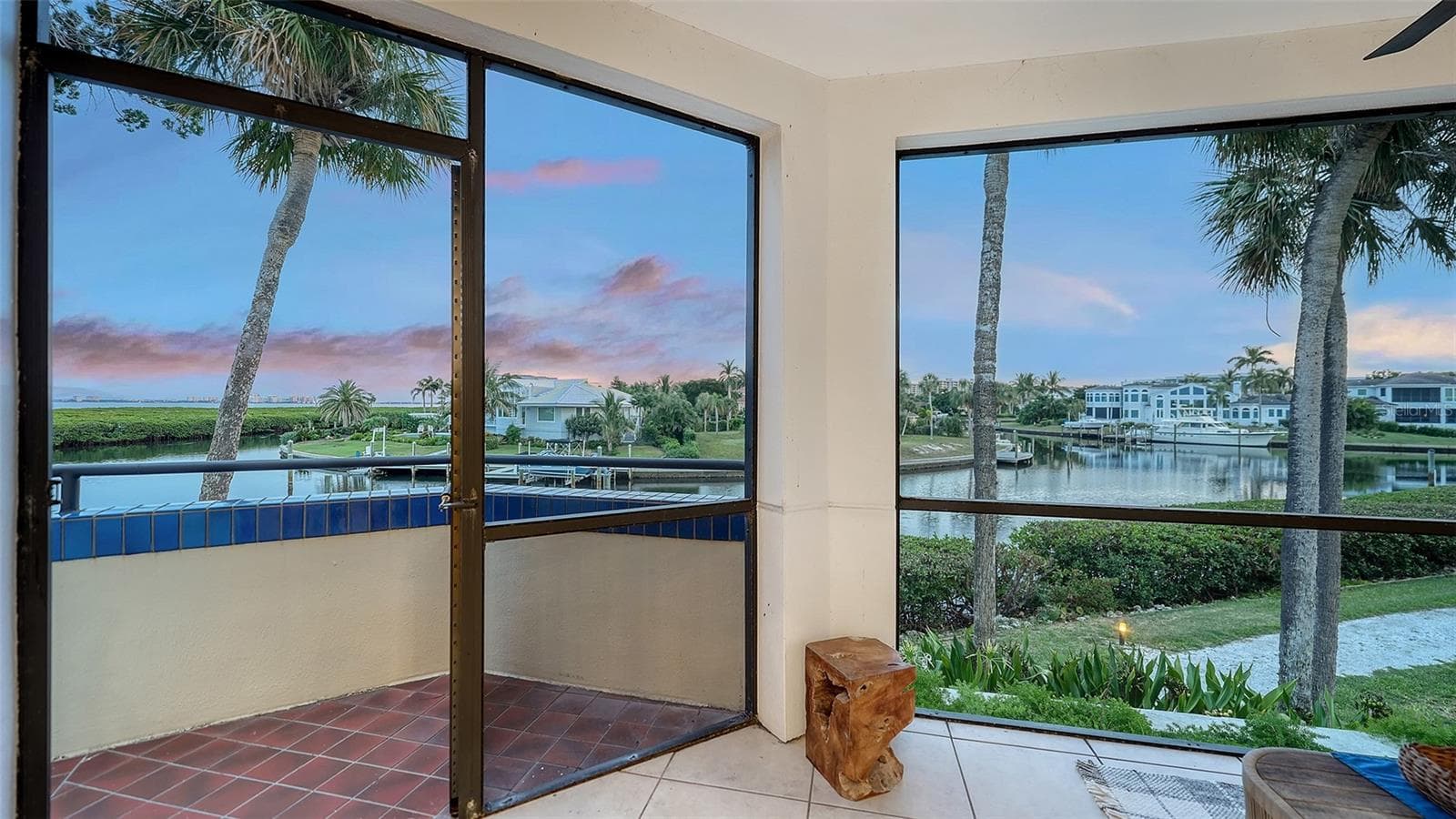 THE BEAUTY OF AN END UNIT ON THE WATER .... PEACEFUL & SERENE ! - 1916 HARBOURSIDE DR #804, LONGBOAT KEY