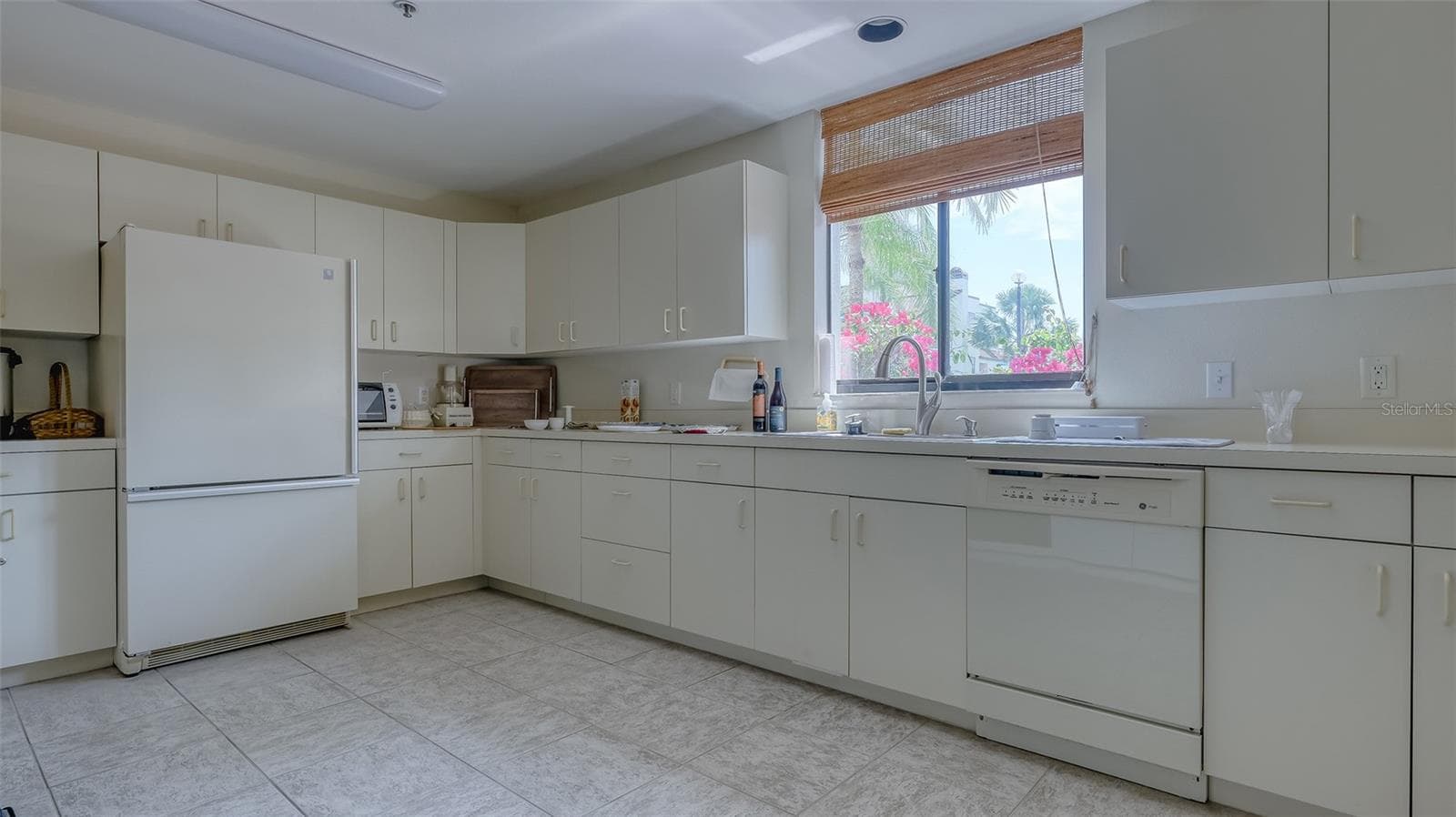 Townhouse at 1916 HARBOURSIDE DR #804, LONGBOAT KEY, photo 84 of 86