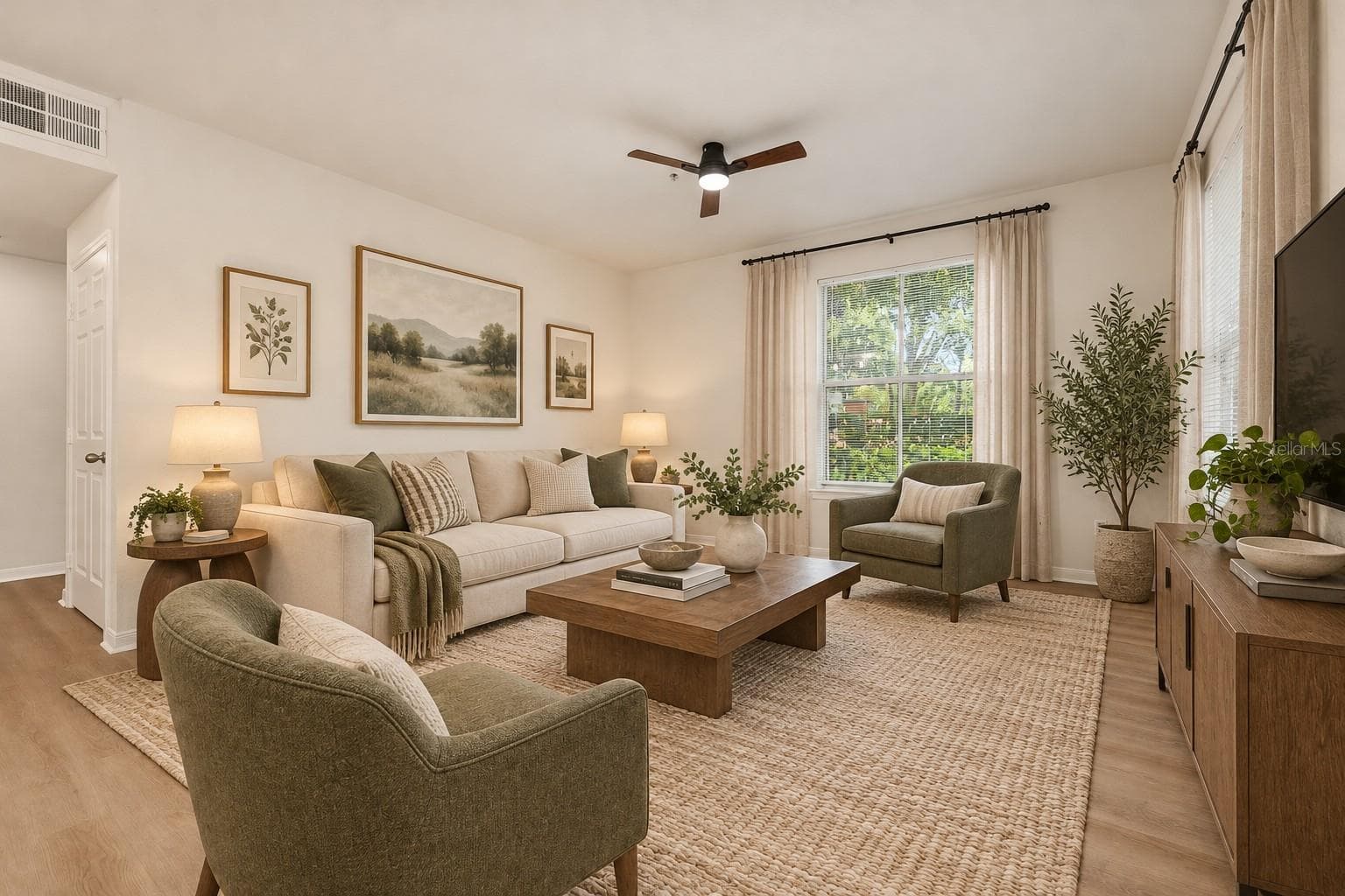 Living Room - 6025 WESTGATE DR #2518, ORLANDO