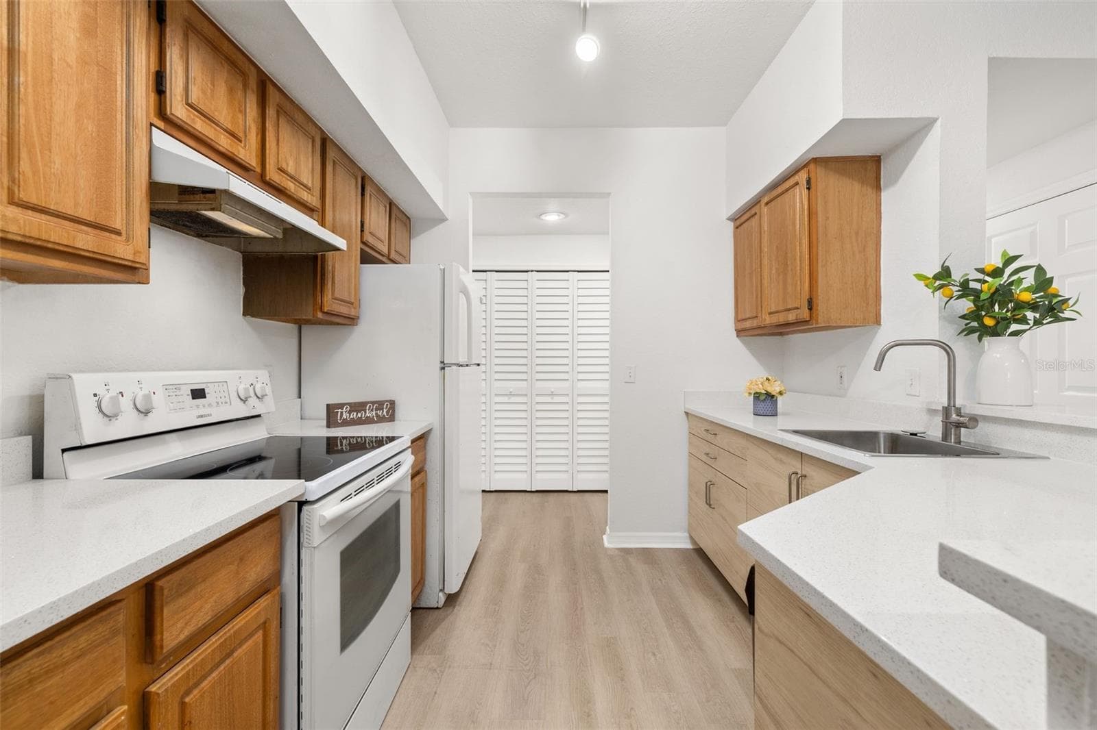Condominium at 6025 WESTGATE DR #2518, ORLANDO, photo 5 of 32