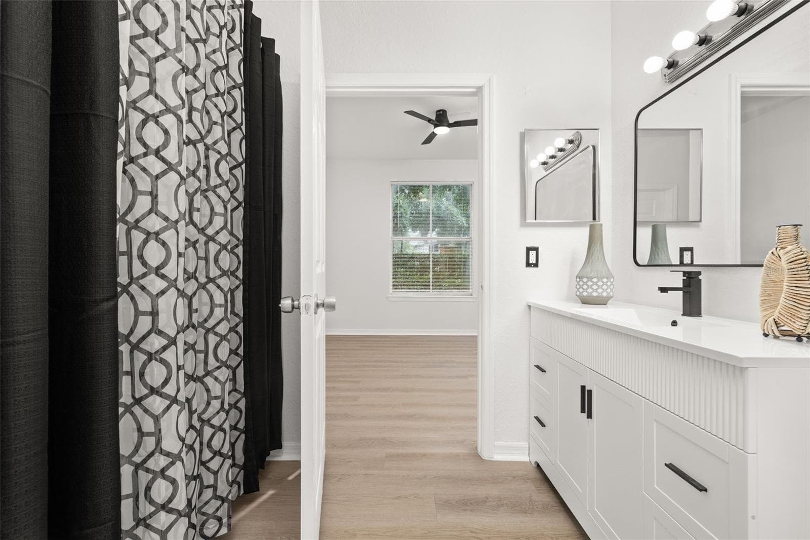 Bathroom 2 - 6025 WESTGATE DR #2518, ORLANDO