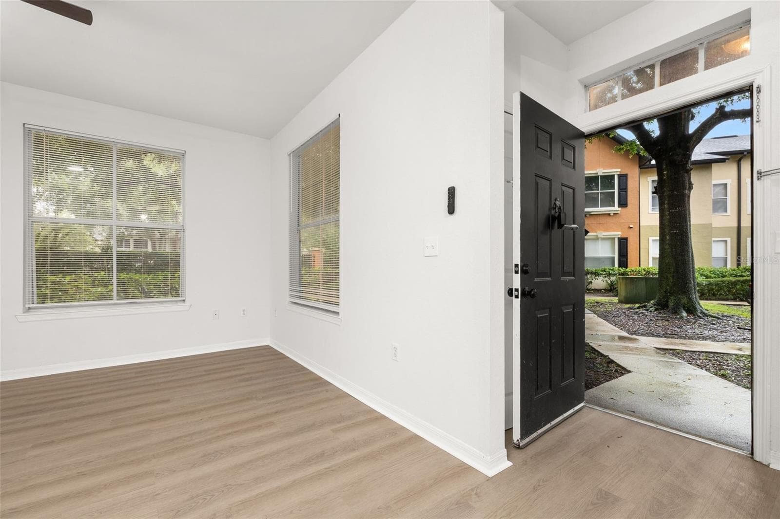 Condominium at 6025 WESTGATE DR #2518, ORLANDO, photo 17 of 32