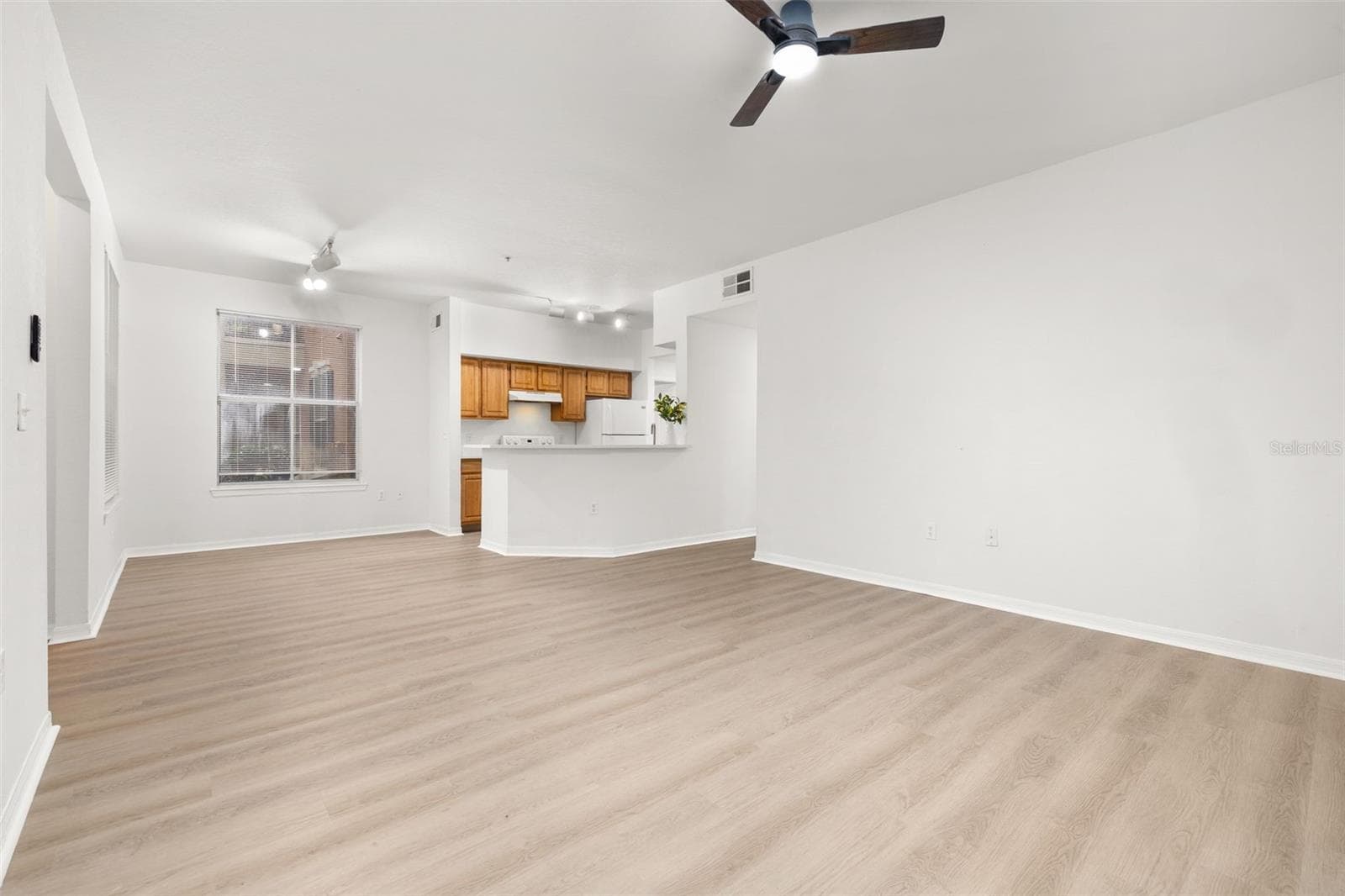 Condominium at 6025 WESTGATE DR #2518, ORLANDO, photo 20 of 32