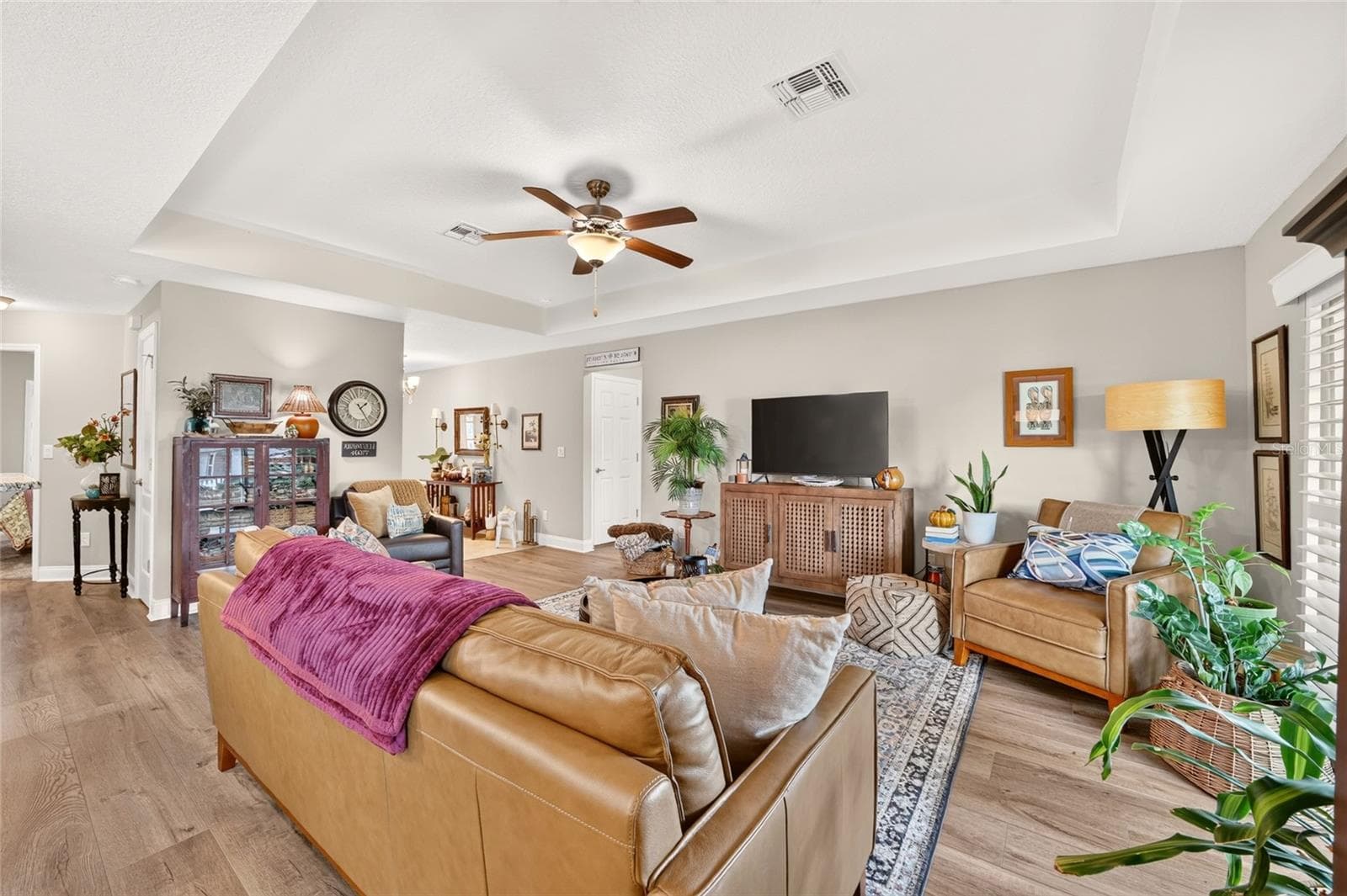 Single Family Residence at 3464 N VONNEGUT PT, BEVERLY HILLS, photo 15 of 58