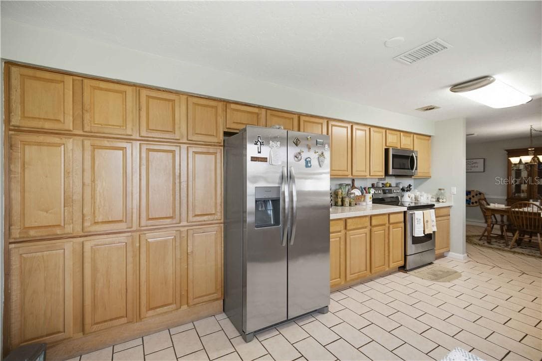 Single Family Residence at 671 W Buttonbush DR, BEVERLYHILLS FL 34465, Beverly Hills, photo 10 of 24