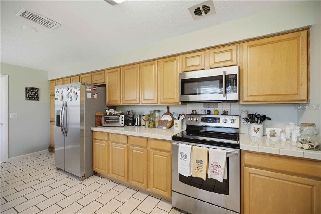 Single Family Residence at 671 W Buttonbush DR, BEVERLYHILLS FL 34465, Beverly Hills, photo 11 of 24
