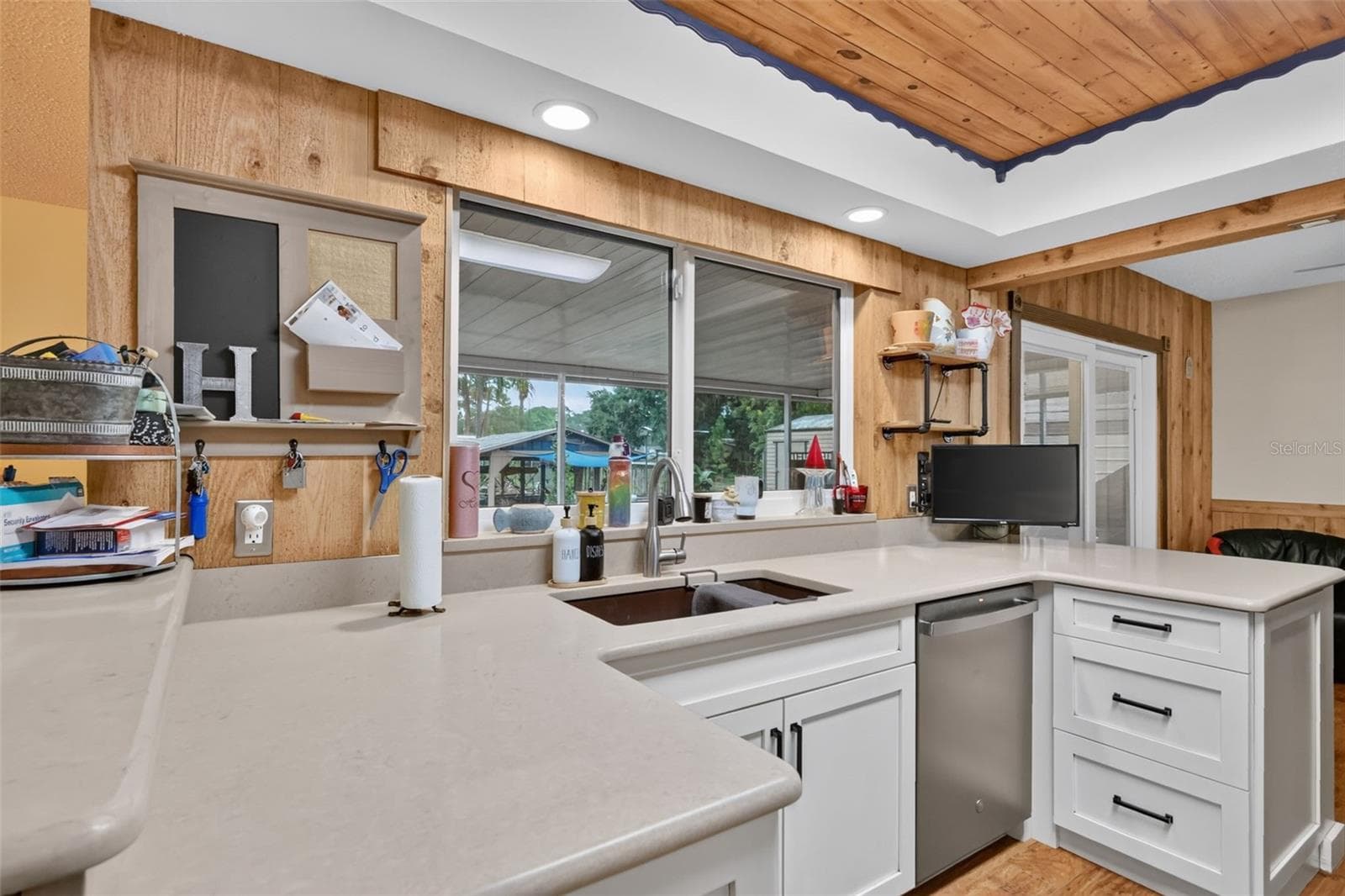 Single Family Residence at 11347 PINE RIDGE RD, LEESBURG, photo 15 of 54