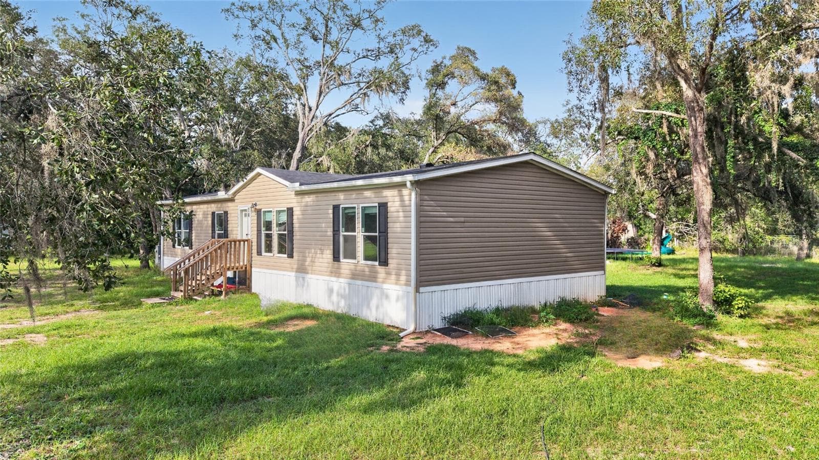 Manufactured Home at 17538 EVELYN CT, SPRING HILL, photo 4 of 41