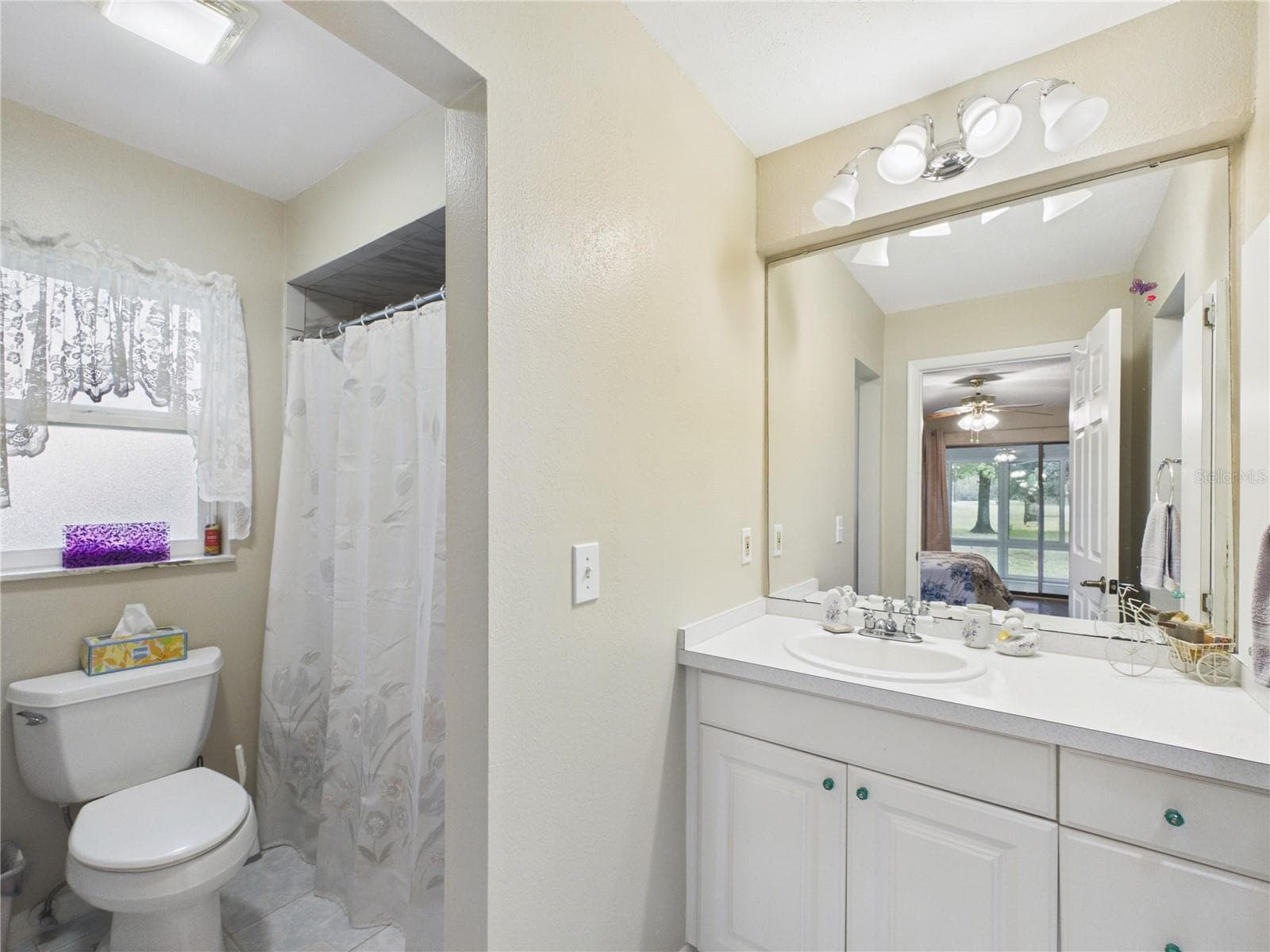 master bath room - 141 DOUGLAS ST N, HOMOSASSA