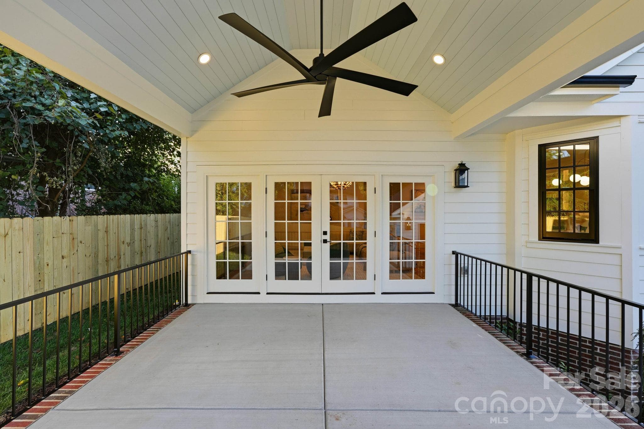 Outdoor covered patio - 1740 Merriman Avenue, Charlotte