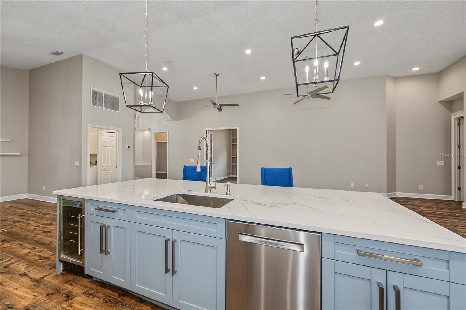 Kitchen Island - 4008 SILK OAK LN, PALM HARBOR