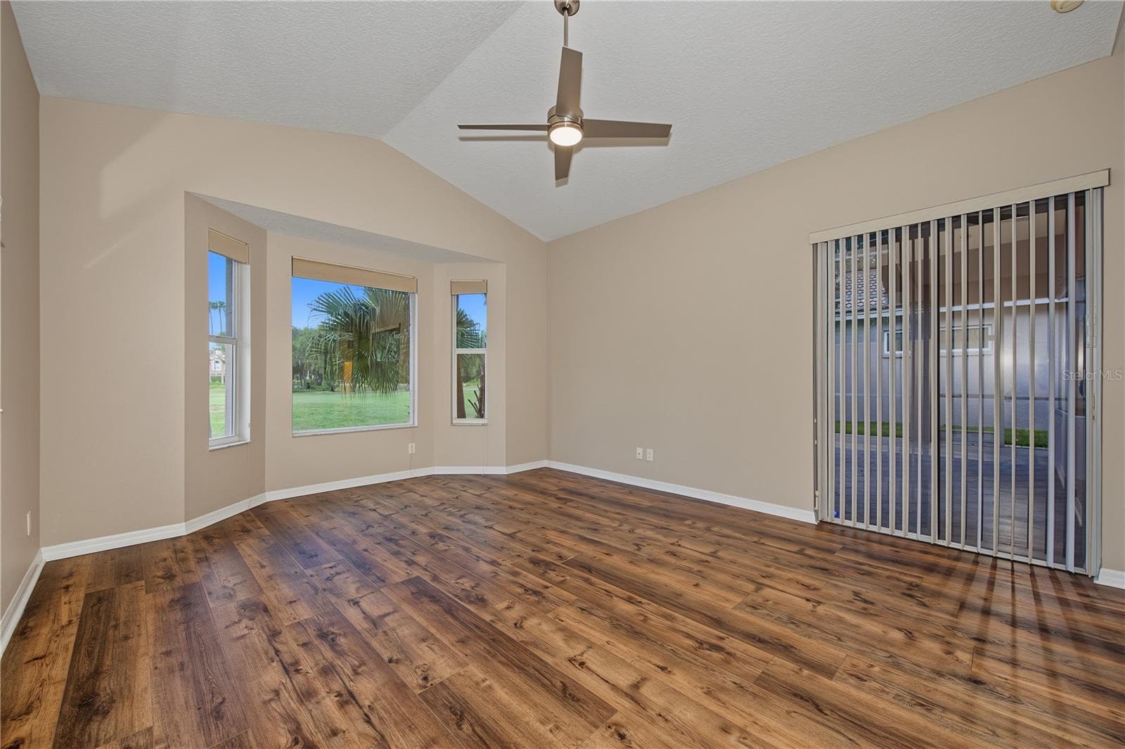 Proimary Bedroom to Lanai - 4008 SILK OAK LN, PALM HARBOR