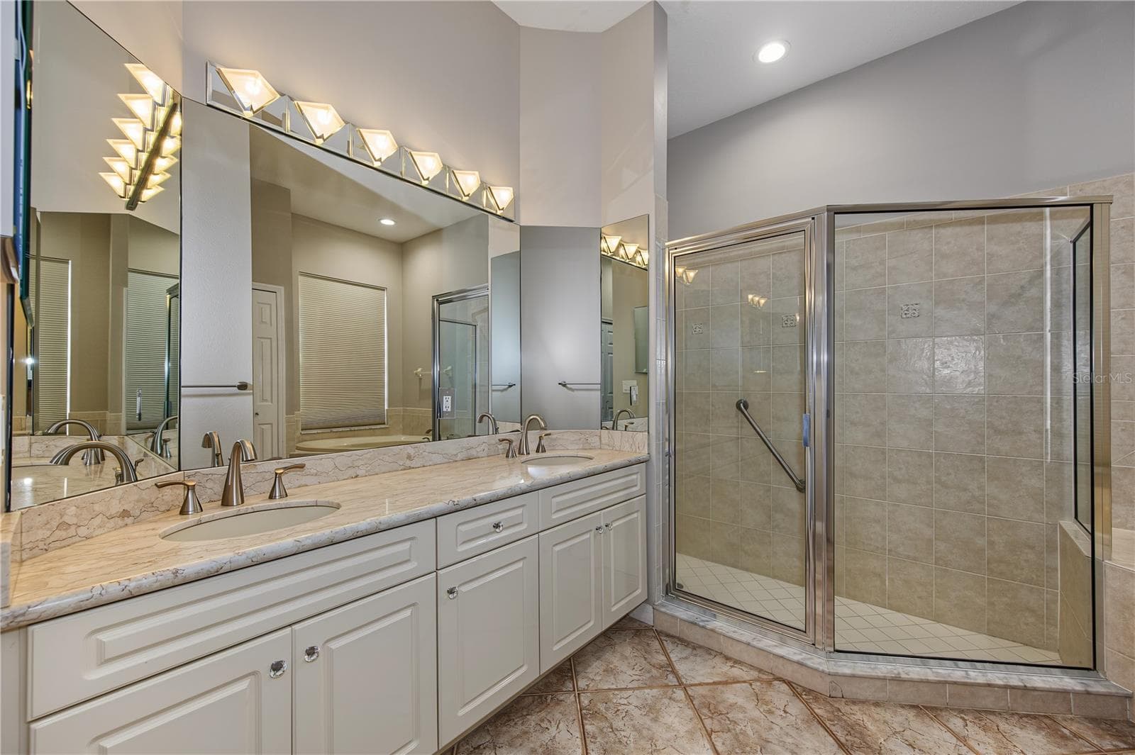 Primary Bath - 4008 SILK OAK LN, PALM HARBOR