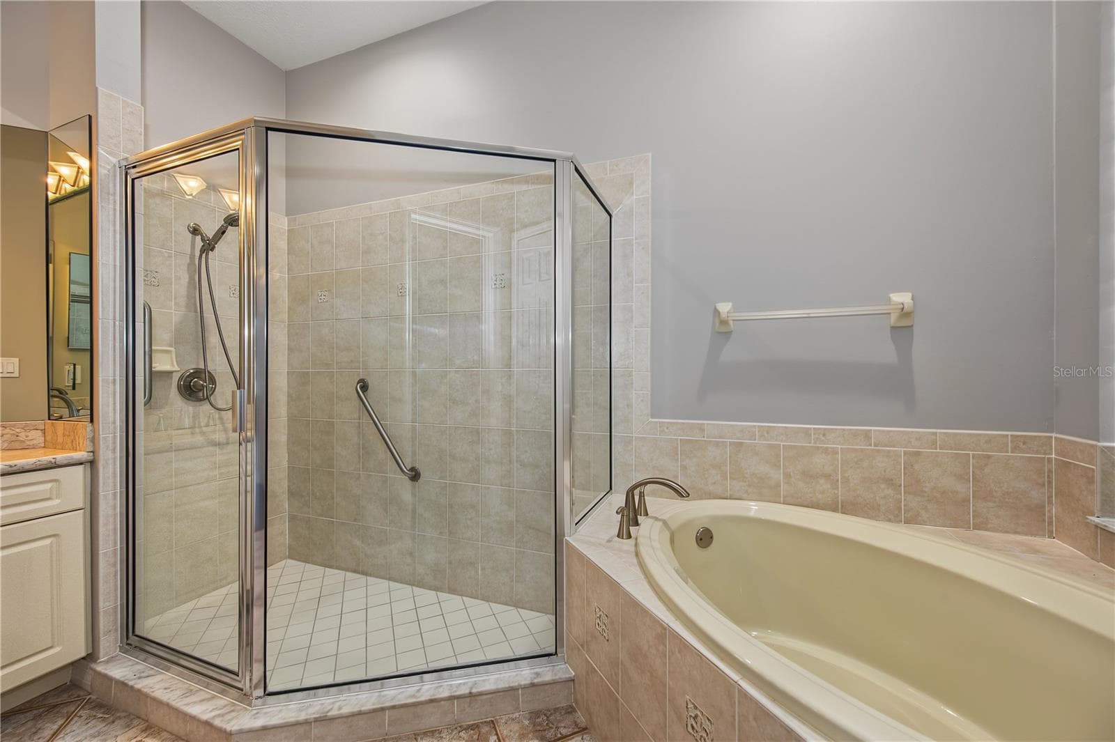 Primary Bath Walk-in Shower - 4008 SILK OAK LN, PALM HARBOR