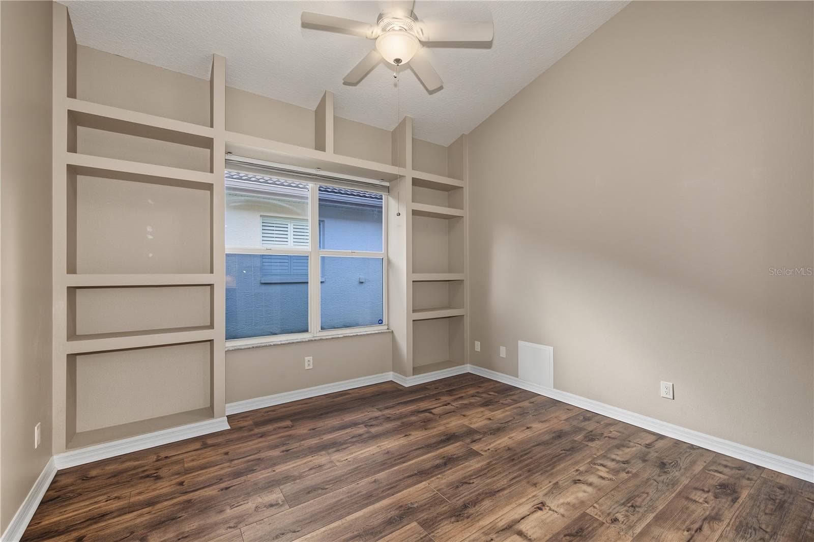 Office-Built-ins - 4008 SILK OAK LN, PALM HARBOR