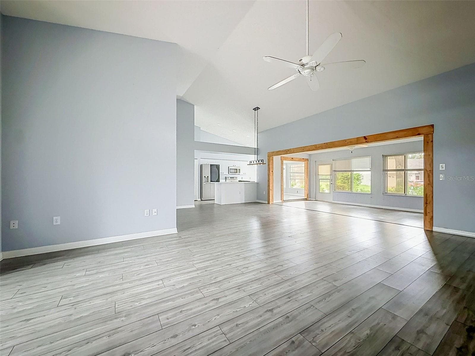 Villa at 18709 SUMMERSONG DR, HUDSON, photo 7 of 52