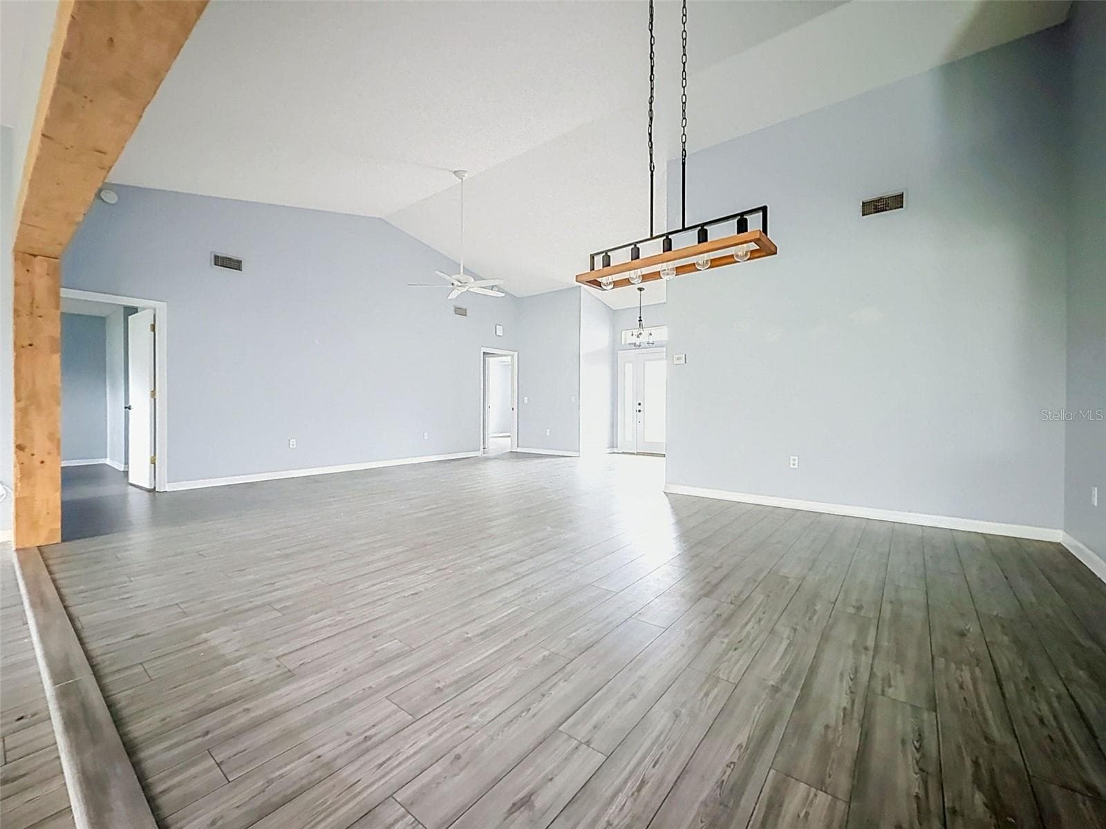 Villa at 18709 SUMMERSONG DR, HUDSON, photo 9 of 52