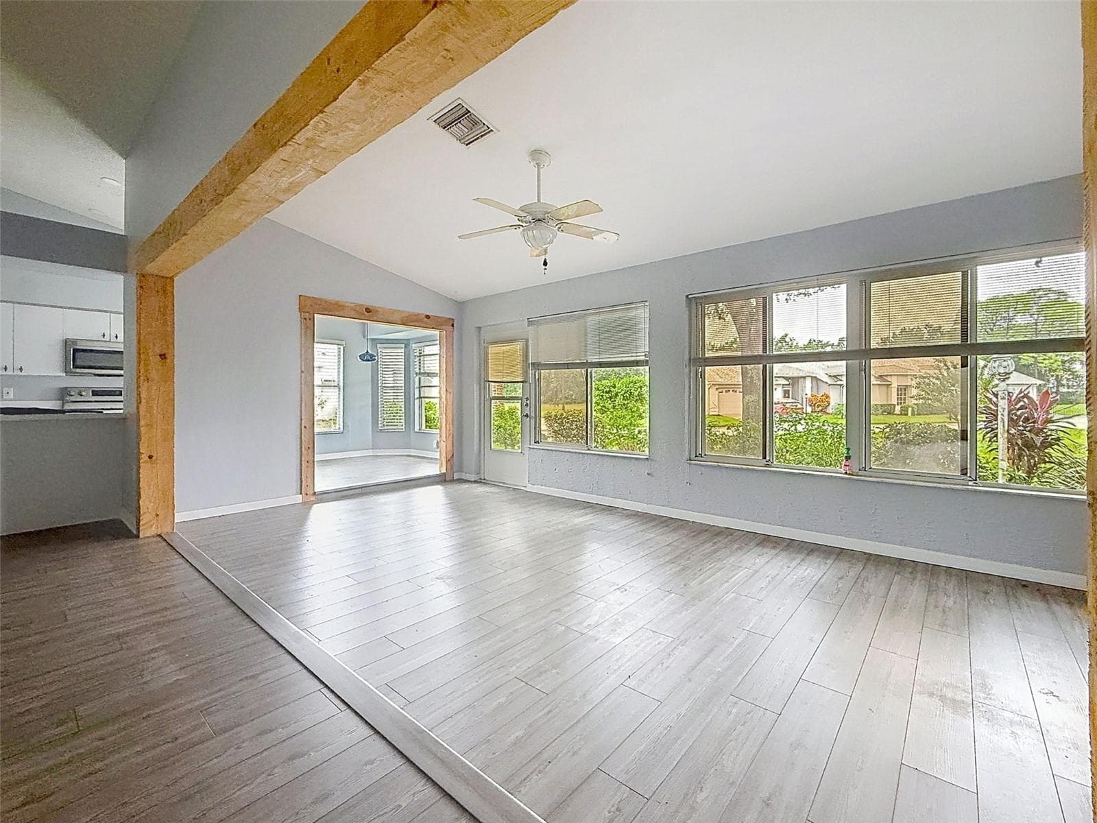 Villa at 18709 SUMMERSONG DR, HUDSON, photo 17 of 52