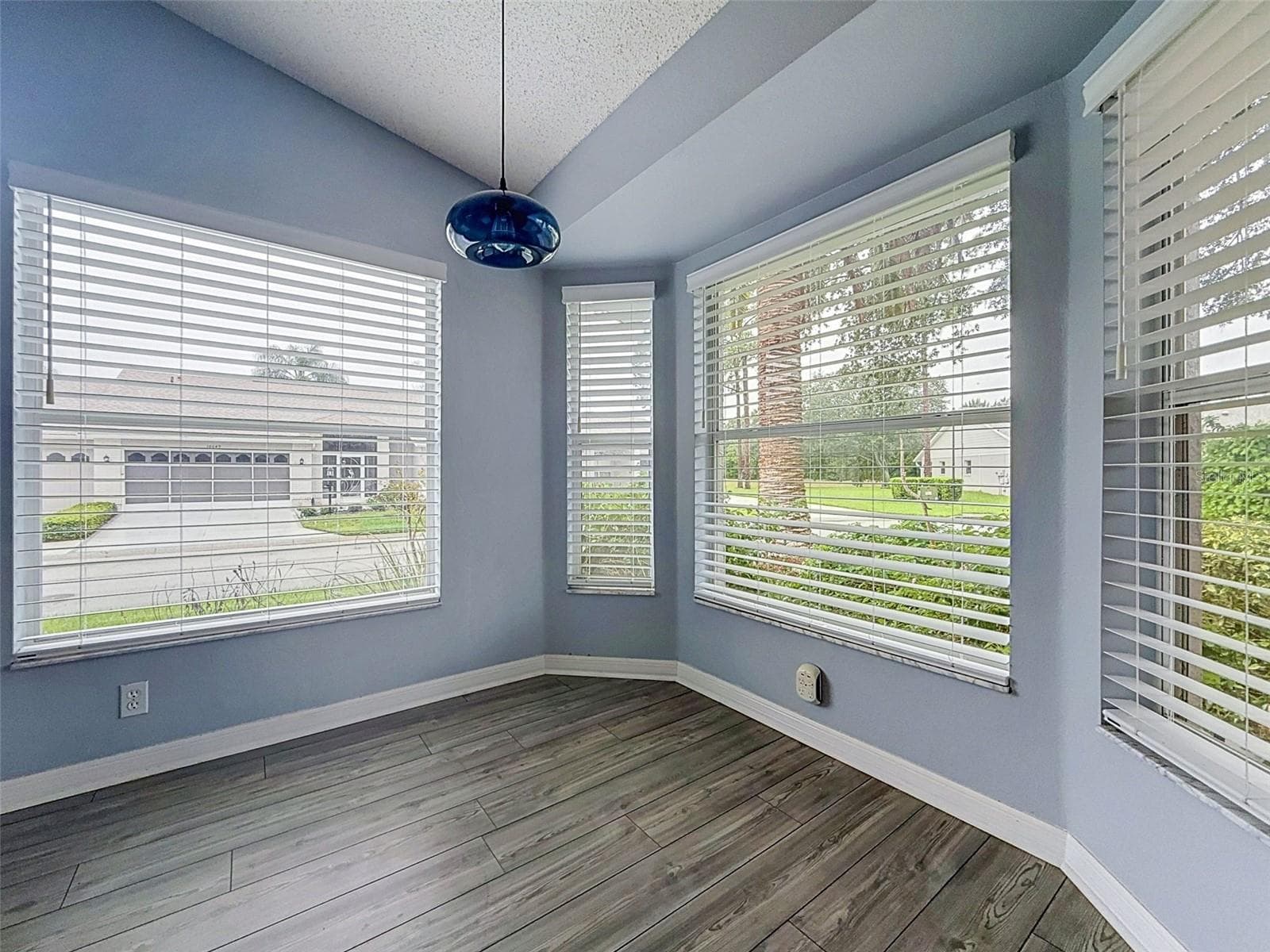 Kitchen Nook - 18709 SUMMERSONG DR, HUDSON