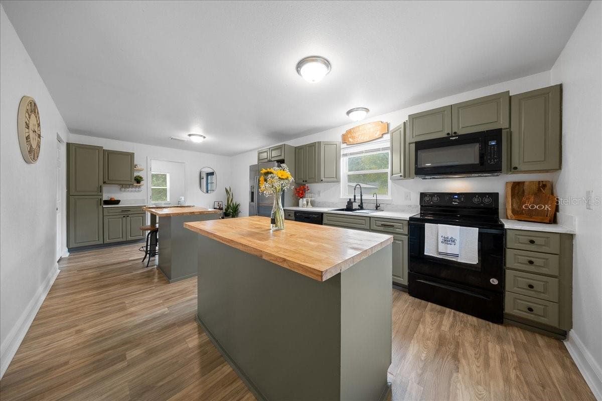 Large Kitchen - 14871 SE 41ST CT, SUMMERFIELD