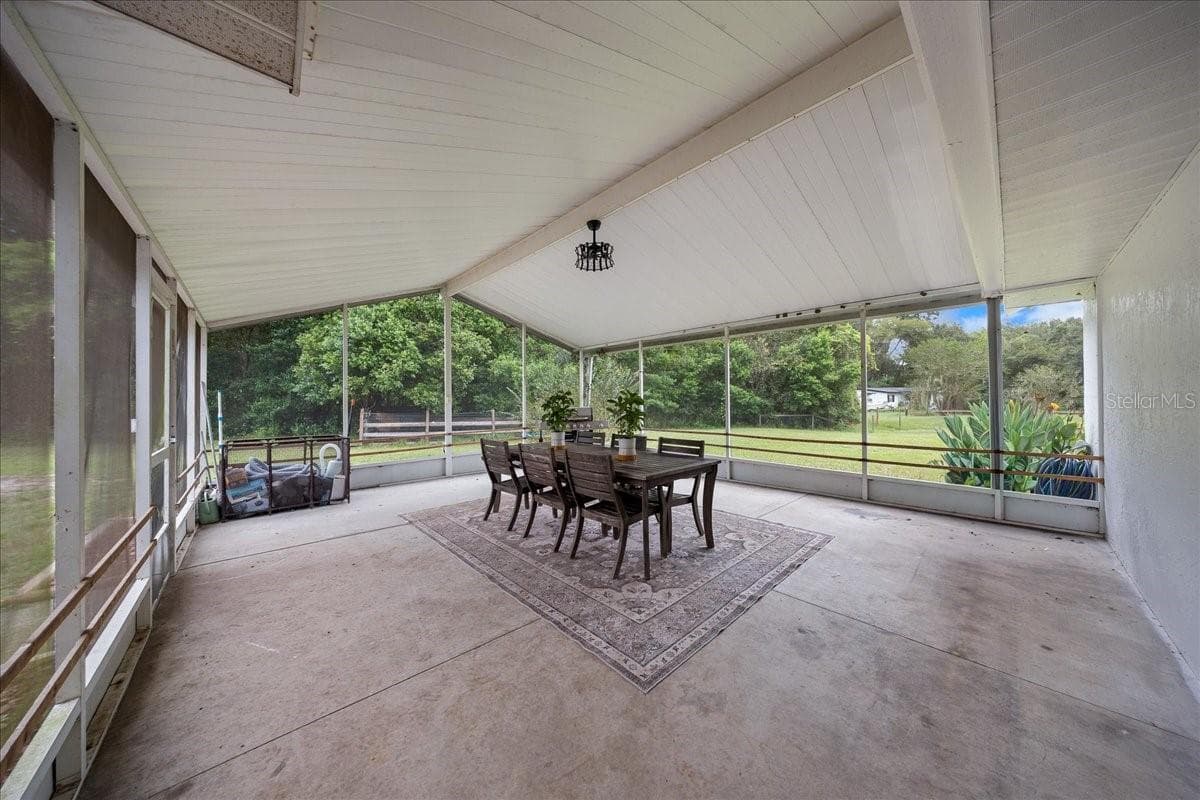 Covered and Screened Back Patio - 14871 SE 41ST CT, SUMMERFIELD