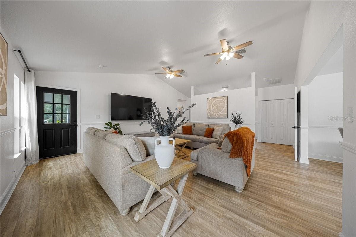 Living Room - 14871 SE 41ST CT, SUMMERFIELD