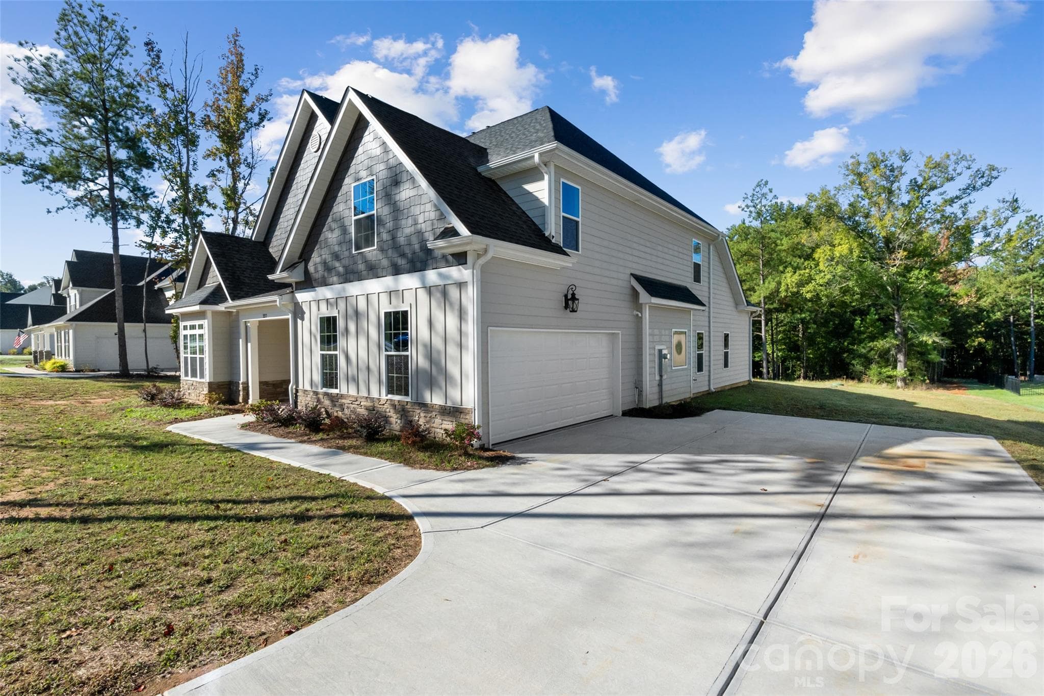 Single Family Residence at 227 Heartland Drive, Rock Hill, photo 2 of 50