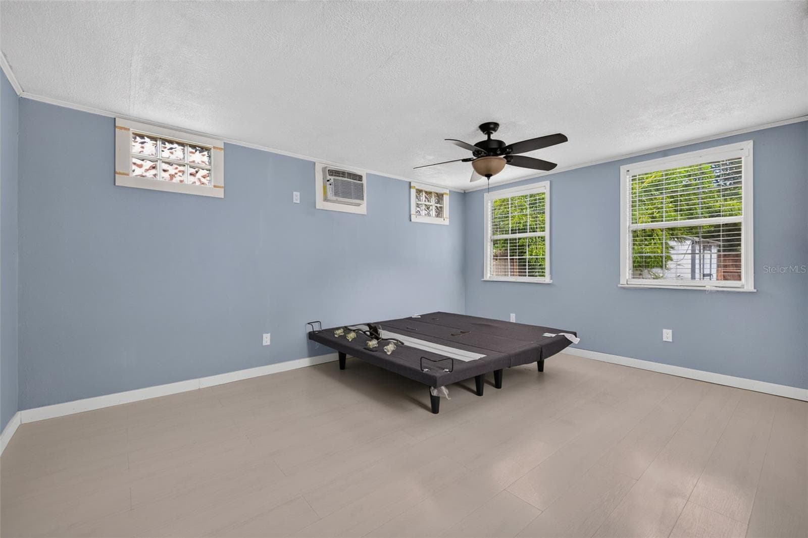 Single Family Residence at 3201 11TH AVE N, ST PETERSBURG, photo 11 of 24