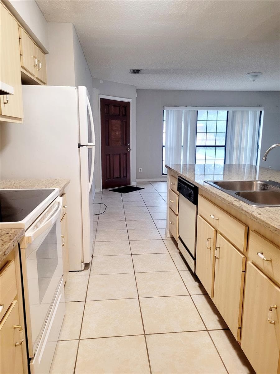 Villa at 1910 SW 34TH CT, OCALA, photo 3 of 18