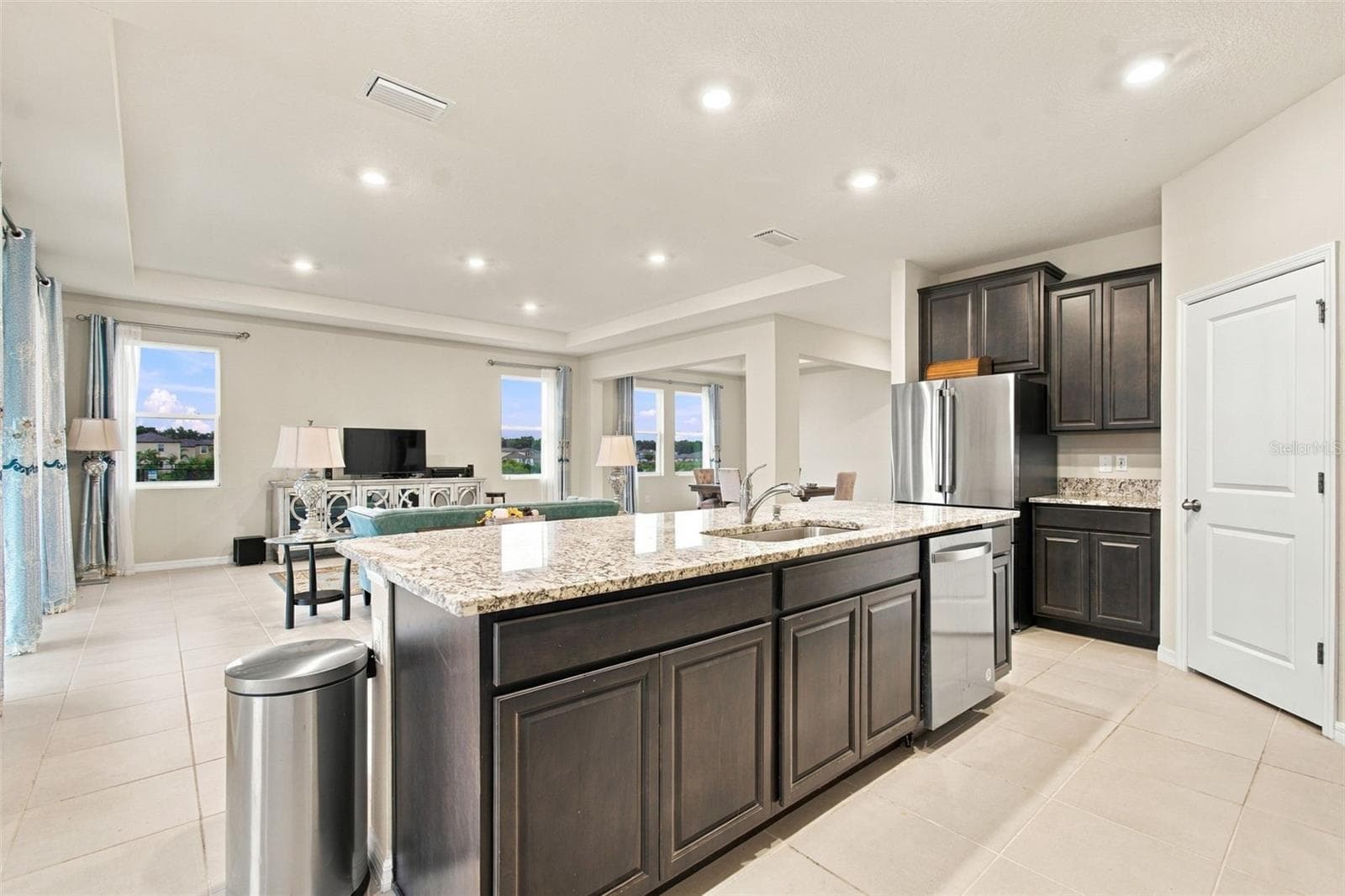 Open concept floor plan - 32337 CONCHSHELL SAIL ST, WESLEY CHAPEL