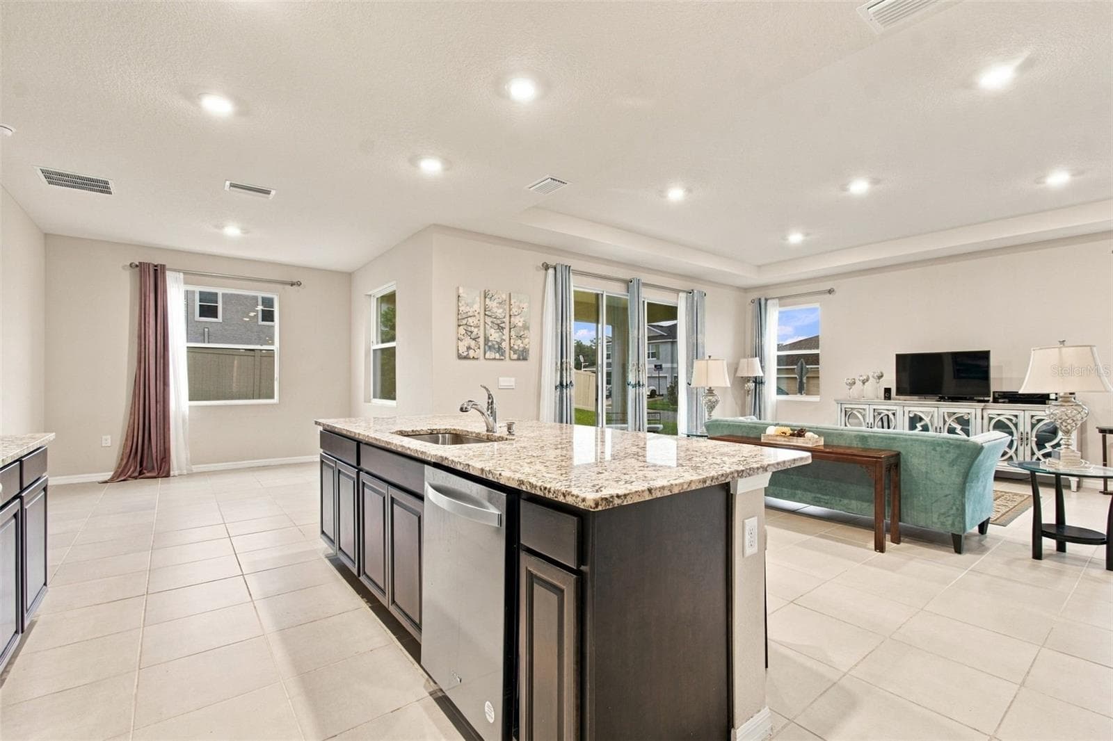 Single Family Residence at 32337 CONCHSHELL SAIL ST, WESLEY CHAPEL, photo 24 of 84