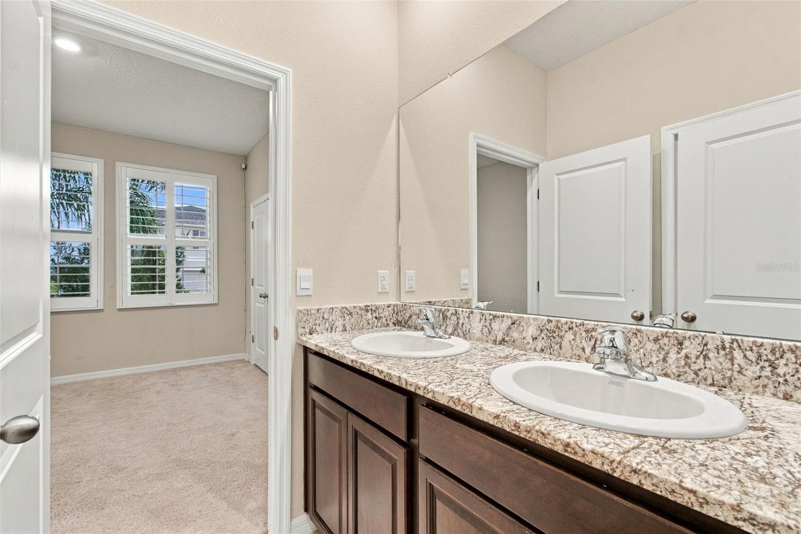 Double vanity - 32337 CONCHSHELL SAIL ST, WESLEY CHAPEL