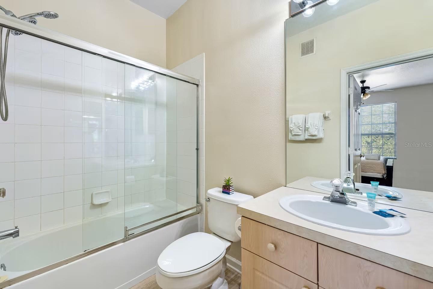 Condominium at 2307 BUTTERFLY PALM WAY #302, KISSIMMEE, photo 31 of 57