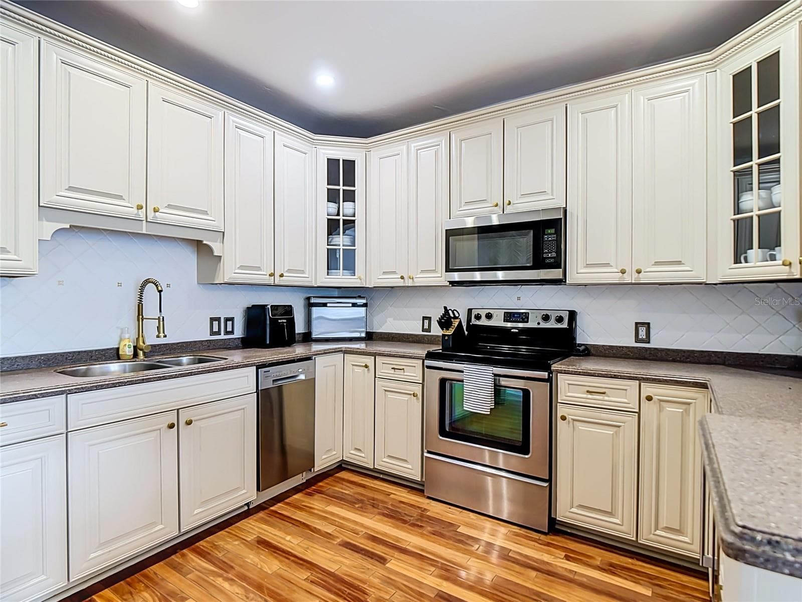 All equipped Kitchen - 166 CATFISH ST, HAINES CITY