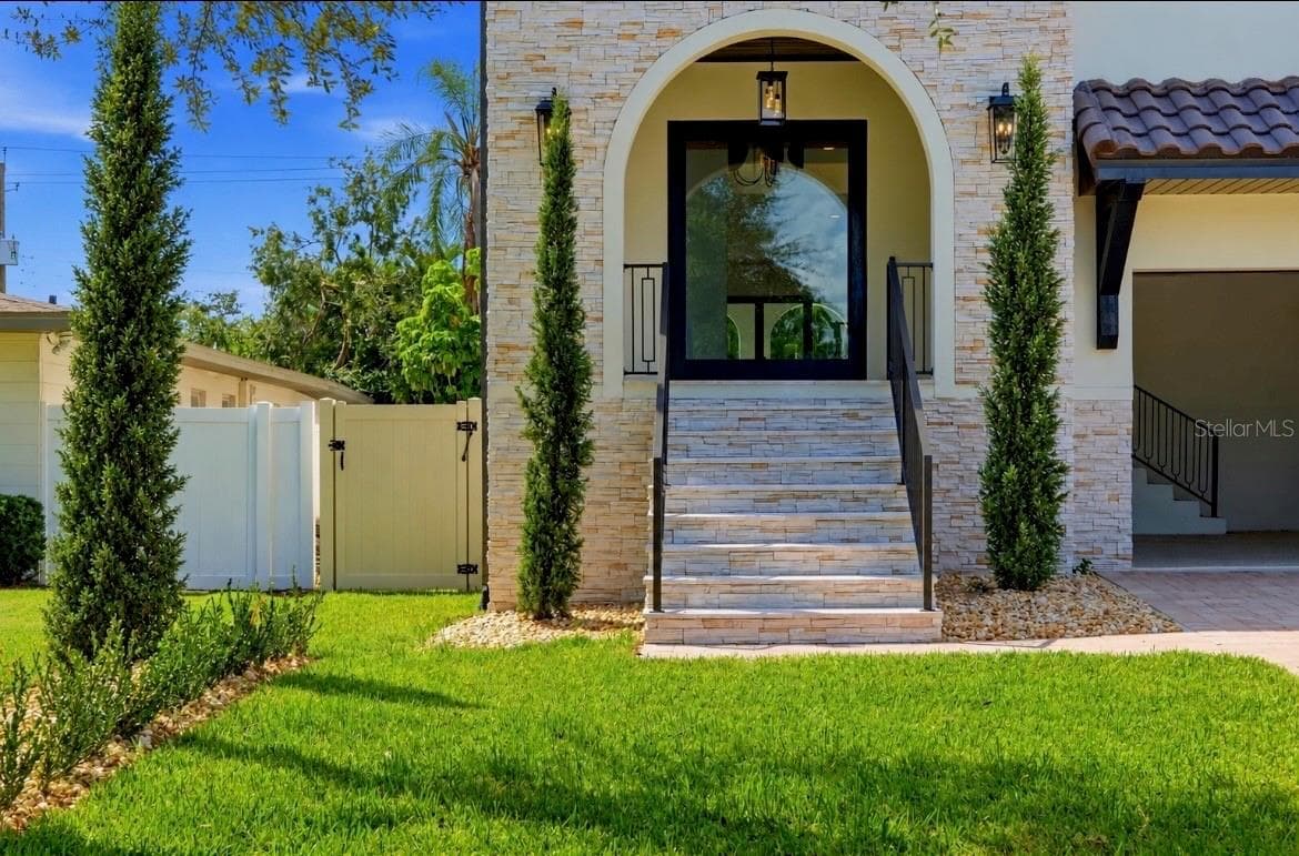 Single Family Residence at 502 E DAVIS BLVD, TAMPA, photo 70 of 80
