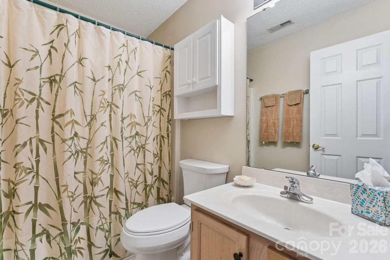 12 Upstairs Full Bath - 17100 Grenache Court, Cornelius