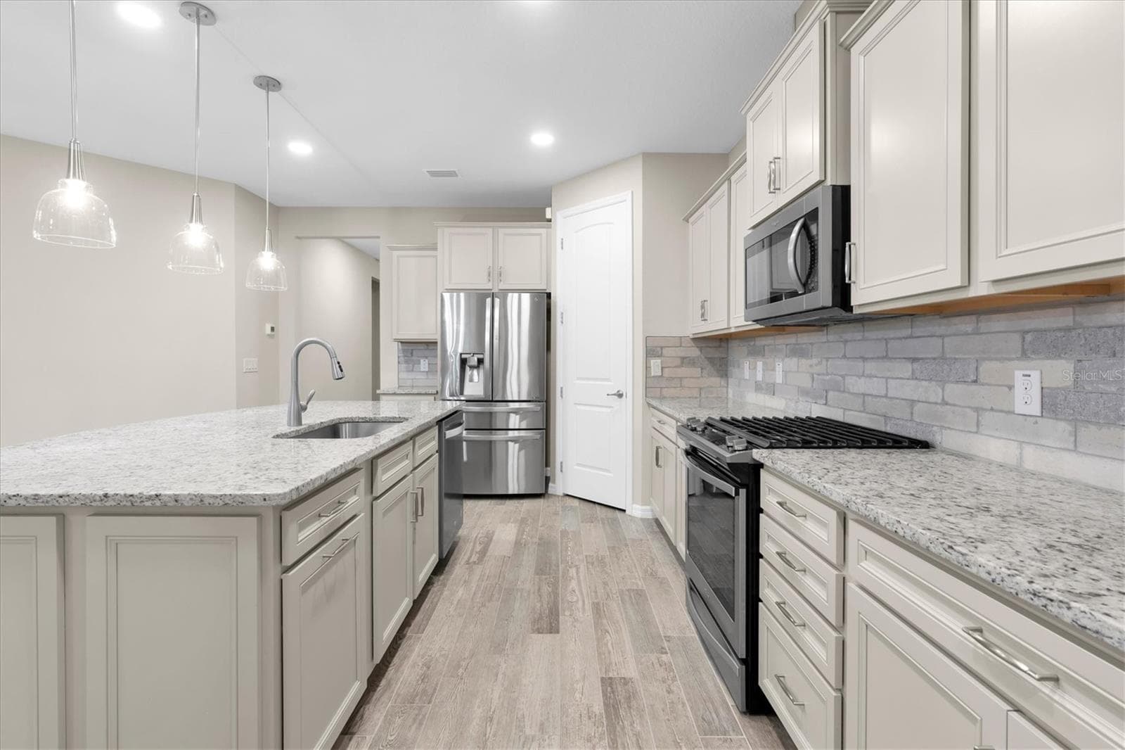 Single Family Residence at 2122 LONG SPUR, ODESSA, photo 9 of 58
