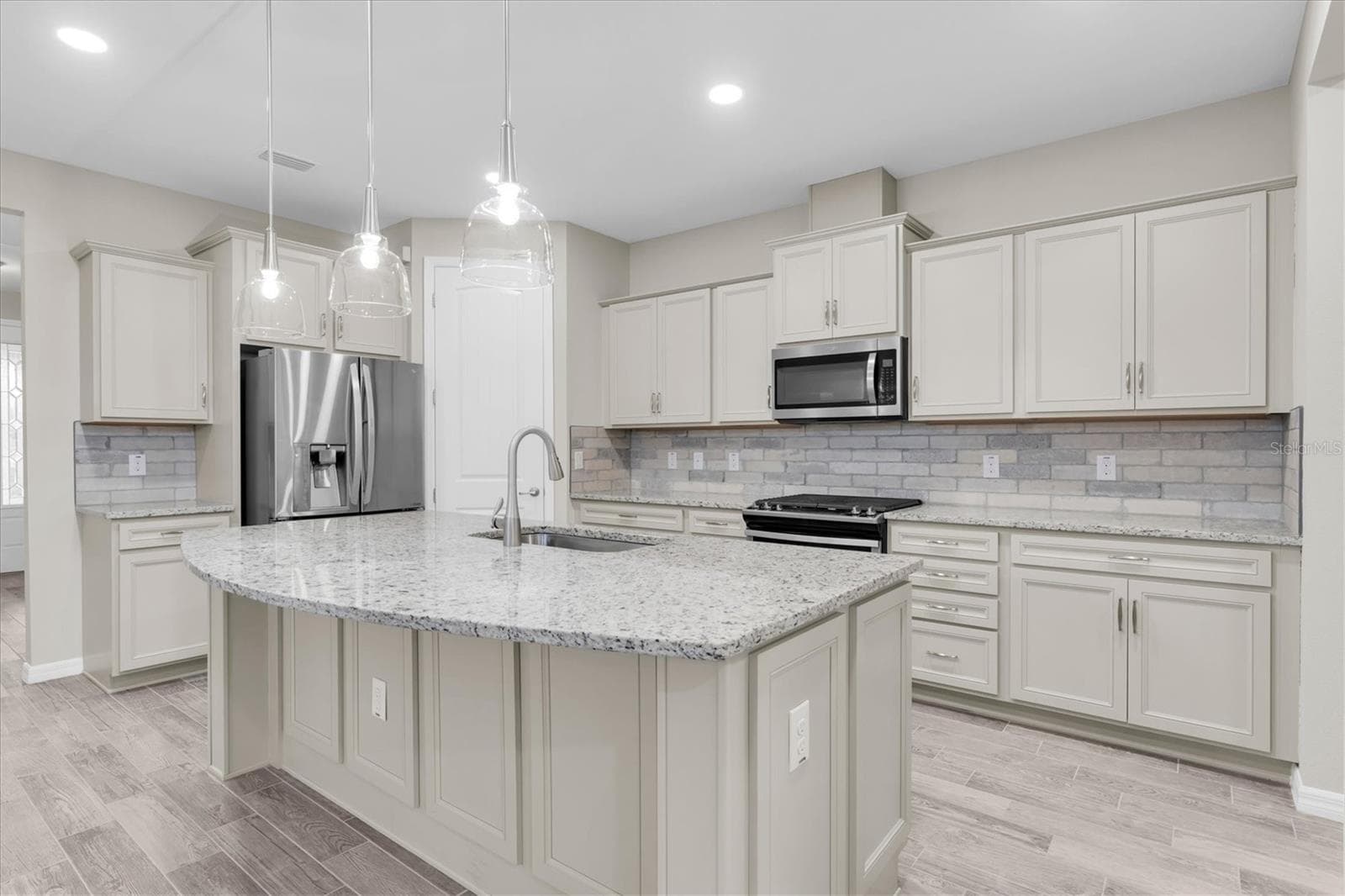 Single Family Residence at 2122 LONG SPUR, ODESSA, photo 11 of 58