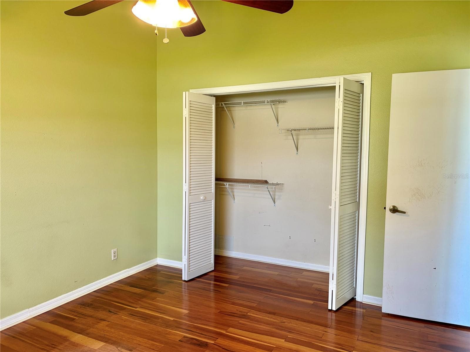 Built- in Closet - 8123 BESSEMER AVE, NORTH PORT