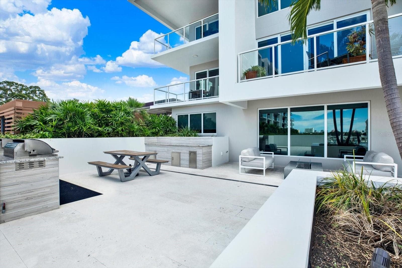 Condominium at 900 N OSCEOLA AVENUE AVE #401, CLEARWATER, photo 16 of 50
