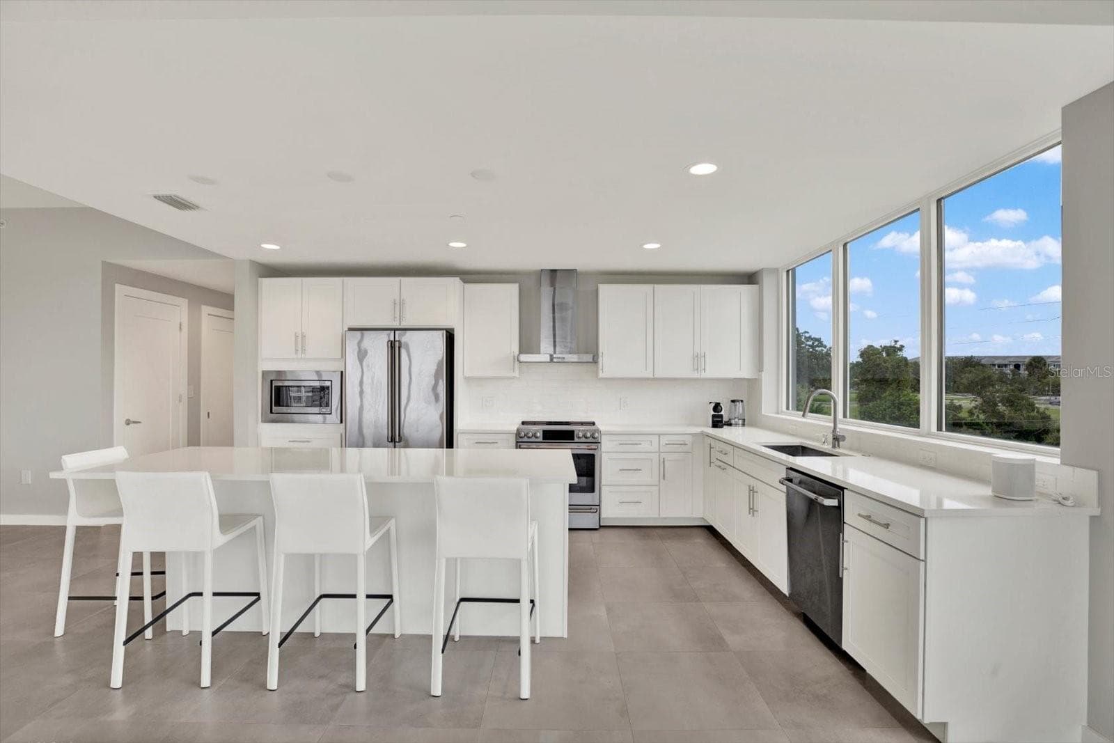 Condominium at 900 N OSCEOLA AVENUE AVE #401, CLEARWATER, photo 22 of 50
