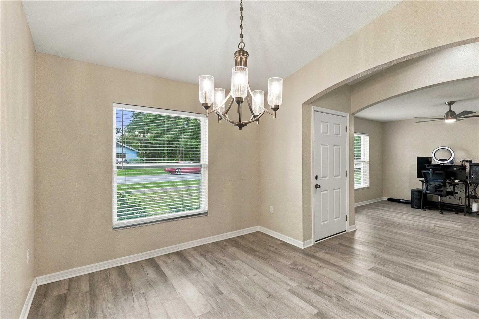 Single Family Residence at 2755 ABBEY AVE, ORLANDO, photo 4 of 20