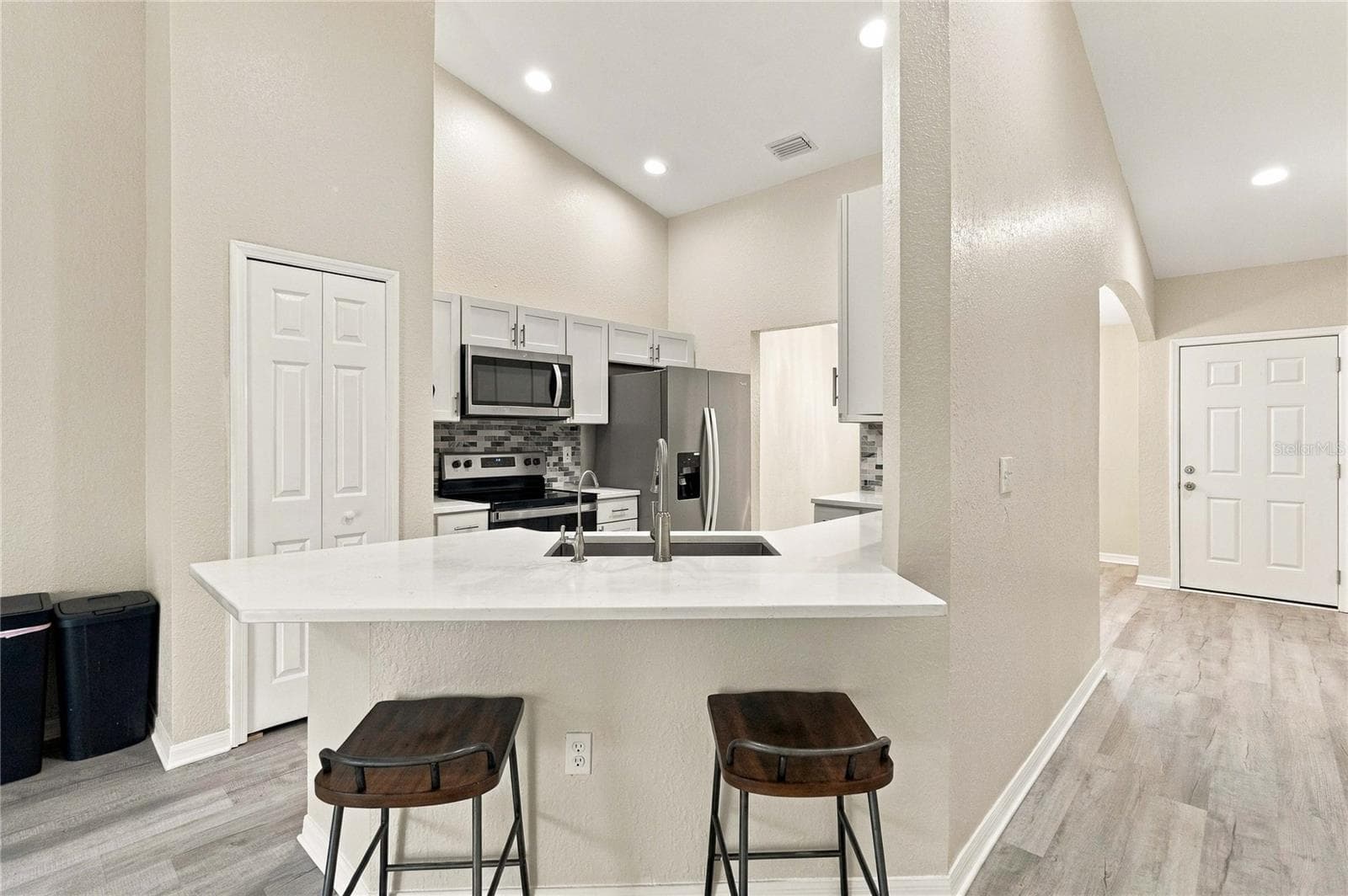 Single Family Residence at 2755 ABBEY AVE, ORLANDO, photo 6 of 20