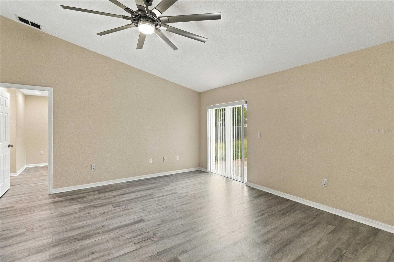 Single Family Residence at 2755 ABBEY AVE, ORLANDO, photo 11 of 20