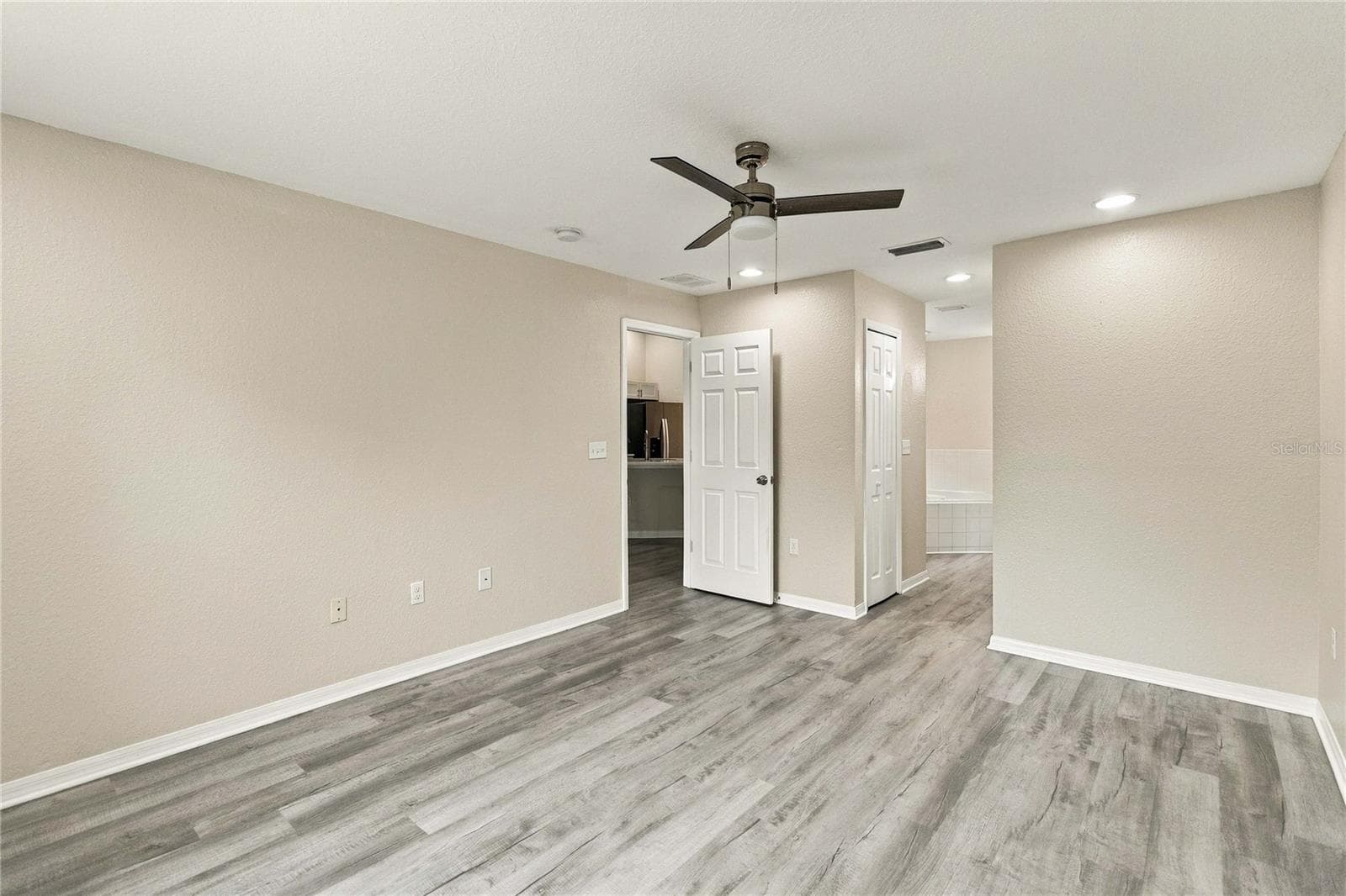 Single Family Residence at 2755 ABBEY AVE, ORLANDO, photo 13 of 20