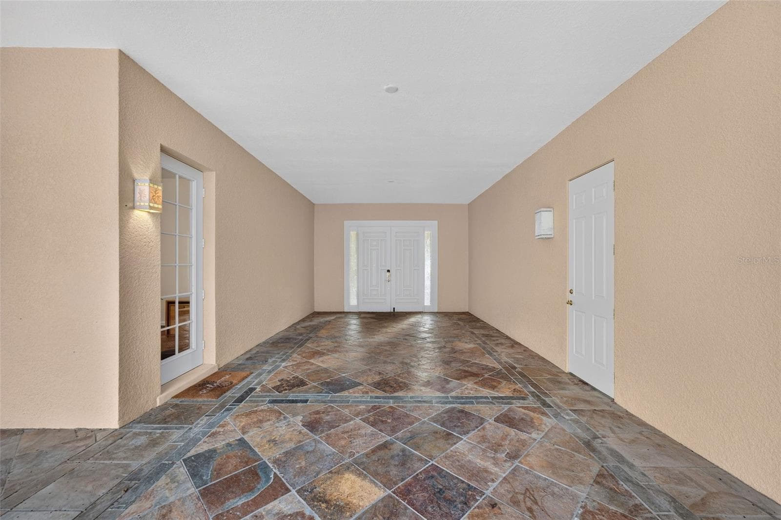 Breezeway - 779 E CHAPMAN RD, OVIEDO