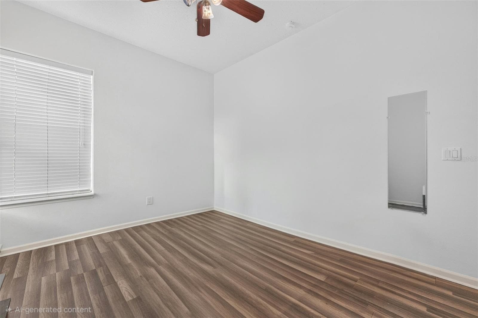 Attached Apartment Bedroom - 779 E CHAPMAN RD, OVIEDO